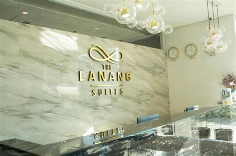 The Lanang Suites Hotel (Davao City) .